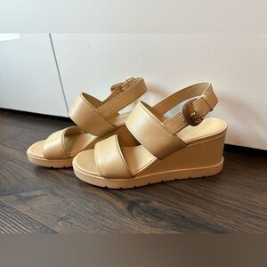 Vince Women’s Roma Leather Wedge Sandals Macadamia Beige (Size 8.5)
